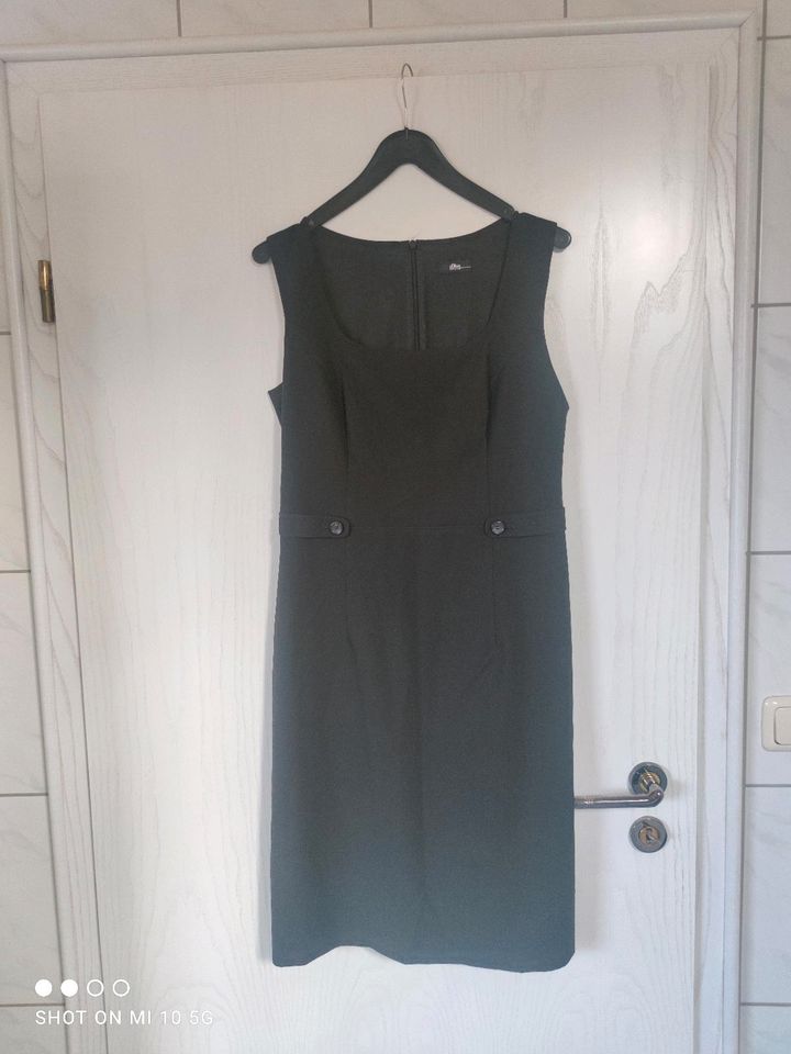 S .Oliver Kleid schwarz elegant Gr 38 in Deggendorf