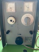 DDR Netzgerät / Labornetzgerät E220 G24-12/10 Sachsen - Kesselsdorf Vorschau
