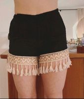 Shorts Hippie Borte Bommeln Festival Ibiza S 36 schwarz beige Hessen - Bad Arolsen Vorschau