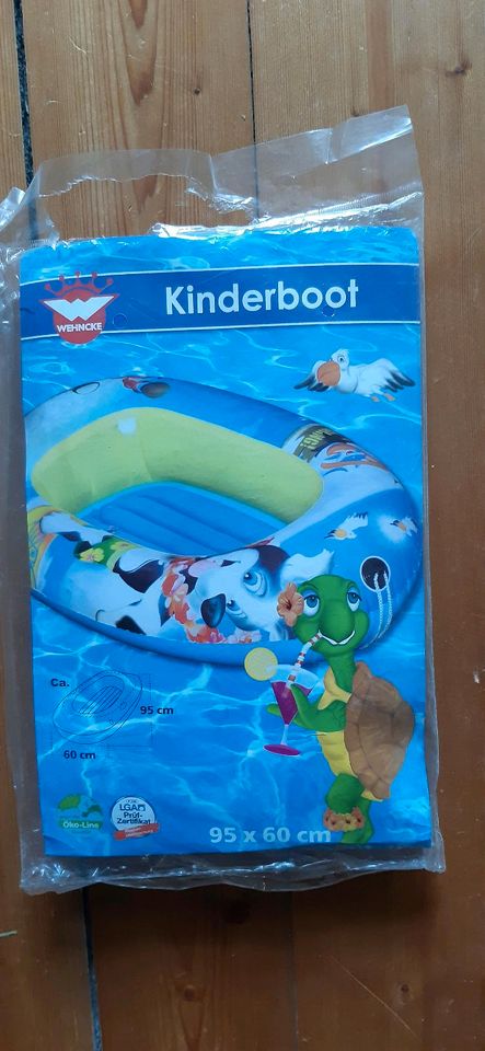 Kinder Schlauchboot neu in Halle