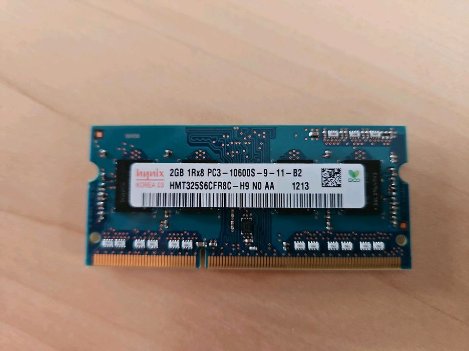 Hynix 2GB DDR3 204-pin SO-DIMM speicher hmt325s6cfr8c in Kirchheim bei München