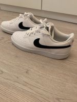 Nagelneue Nike Schuhe in weiß Gr 44 Hamburg Barmbek - Hamburg Barmbek-Süd  Vorschau