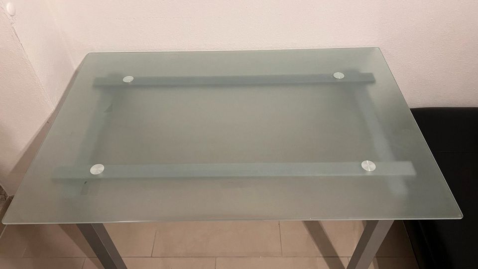 Glastisch/Schreibtisch/Esstisch mit Stahlgestell und Milchglas in Essen