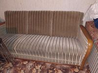 schönes altes Sofa hellgrün 3 Sitzer mit Leder neu restauriert Hessen - Schaafheim Vorschau