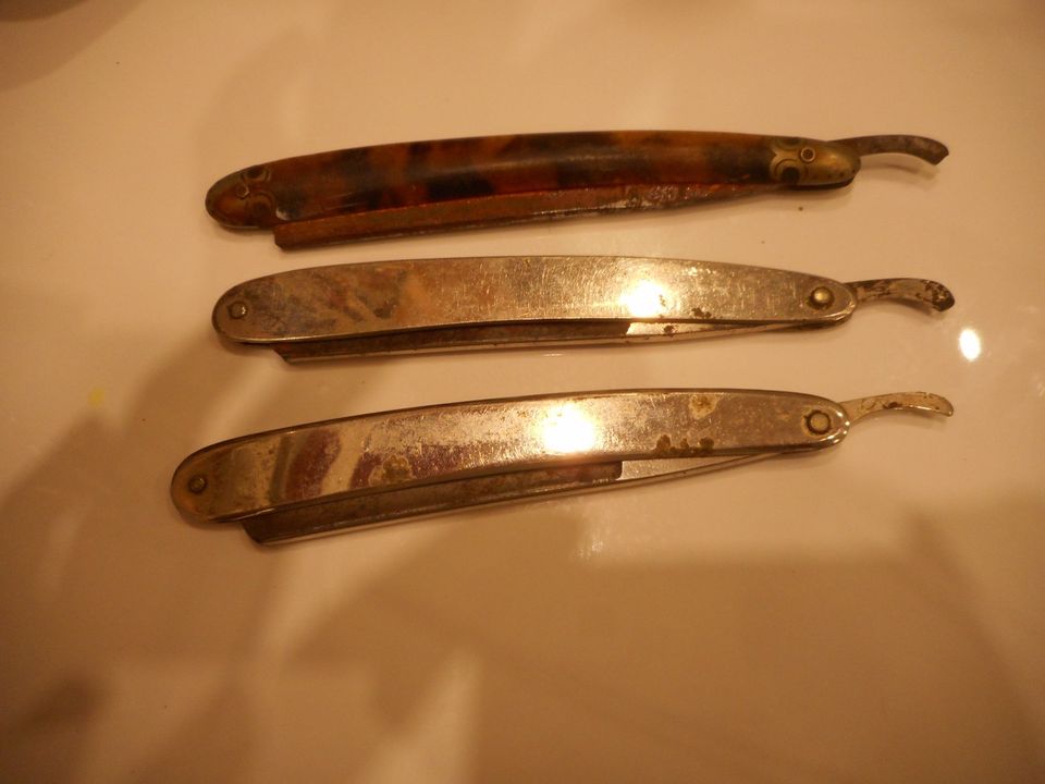 3 Rasiermesser Bartschneider Schneidemesser in Torfkaten