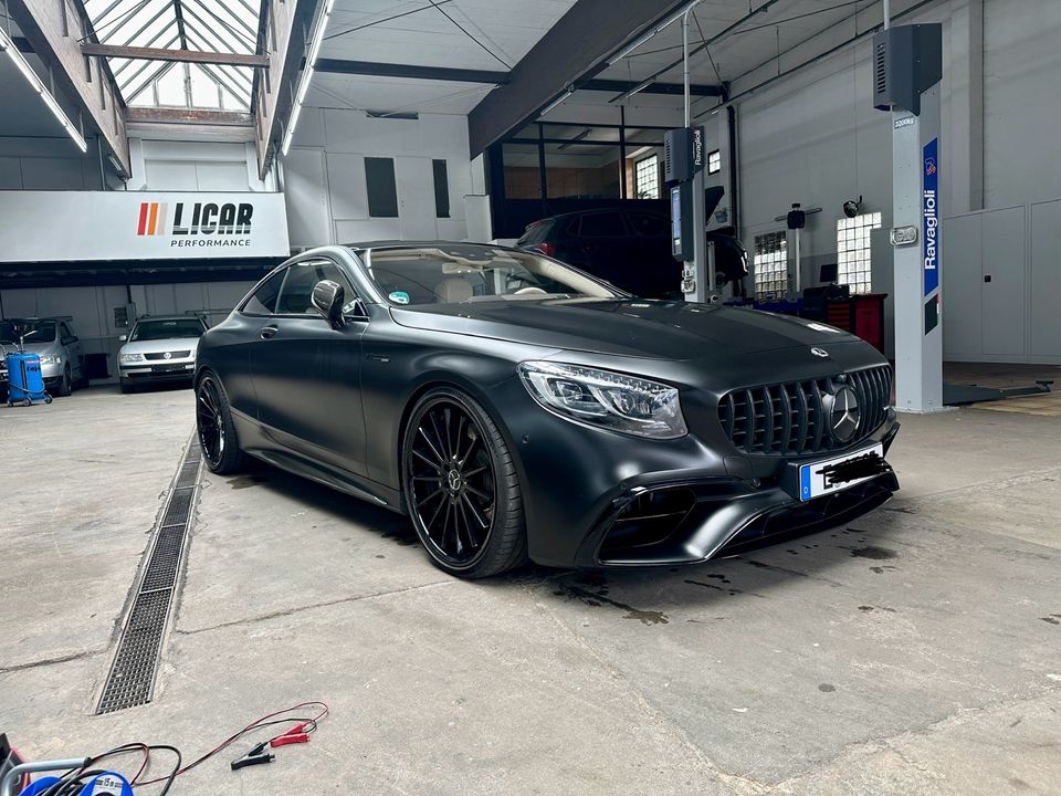 Mercedes-AMG S63 Coupé Vollausstattung 22-Zoll in Oberhausen