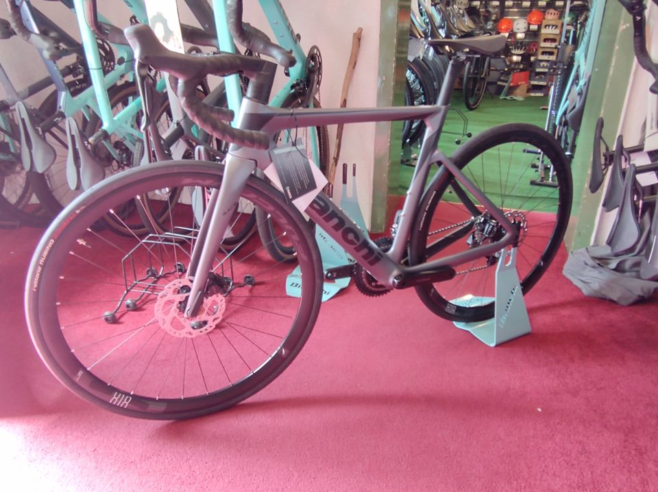 Bianchi Oltre race 105 Di2 2024 RH 53  neu > momentaner Aktionspreis ! in Gießen