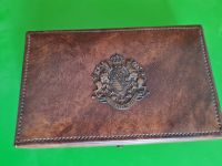 Zigarrenkiste Leder außen innen mit Stoff ausgelegt Wappen Löwen Hessen - Gründau Vorschau