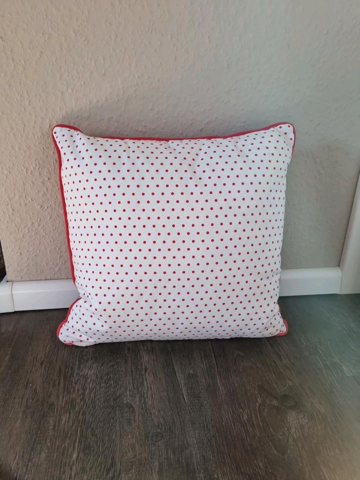 Ikea 2 Kissen 40 x 40 cm Rot Weiß und Schwarz Weiß gepunktet WN in Rastede