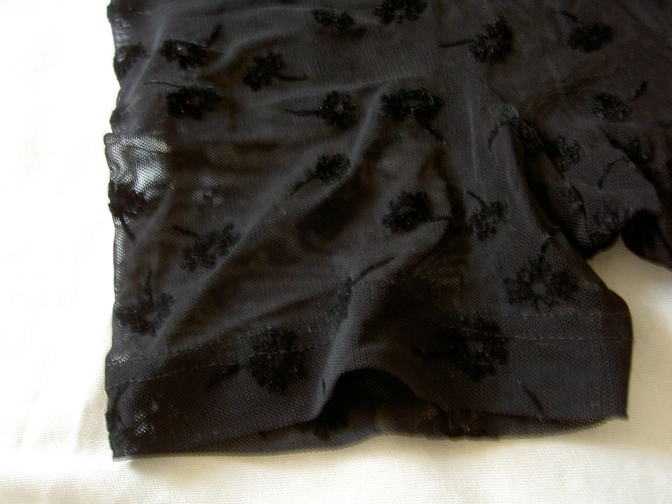 Kurzarm-Bluse Esprit schwarz Mesh Blumen, Gr. S, selten getragen in Tittling