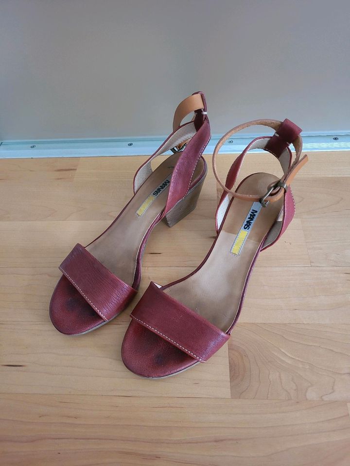 Sandalen  Gr 39 Leder rot braun Manas Sandaletten top in Groß-Umstadt