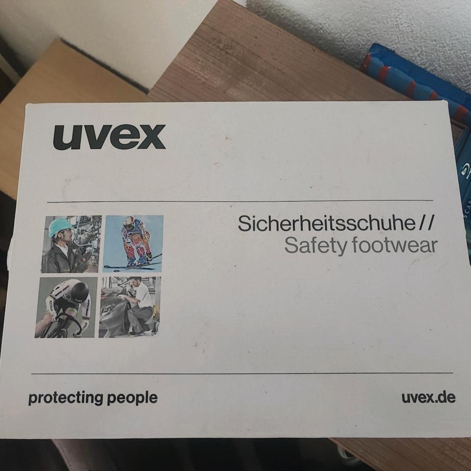 Uvex Sicherheitsschuhe S1 in Bad Wurzach