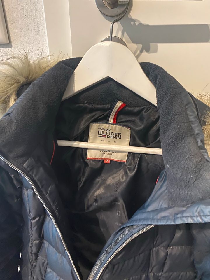 Original Tommy Hilfiger Daunenjacke schwarz Gr S 36 in Herford