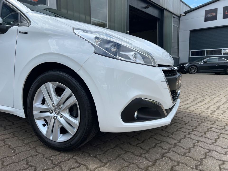 Peugeot 208 Signature*5 trg*PANO*SHZ*PDC*TEMP.*APPLE CAR in Rotenburg (Wümme)