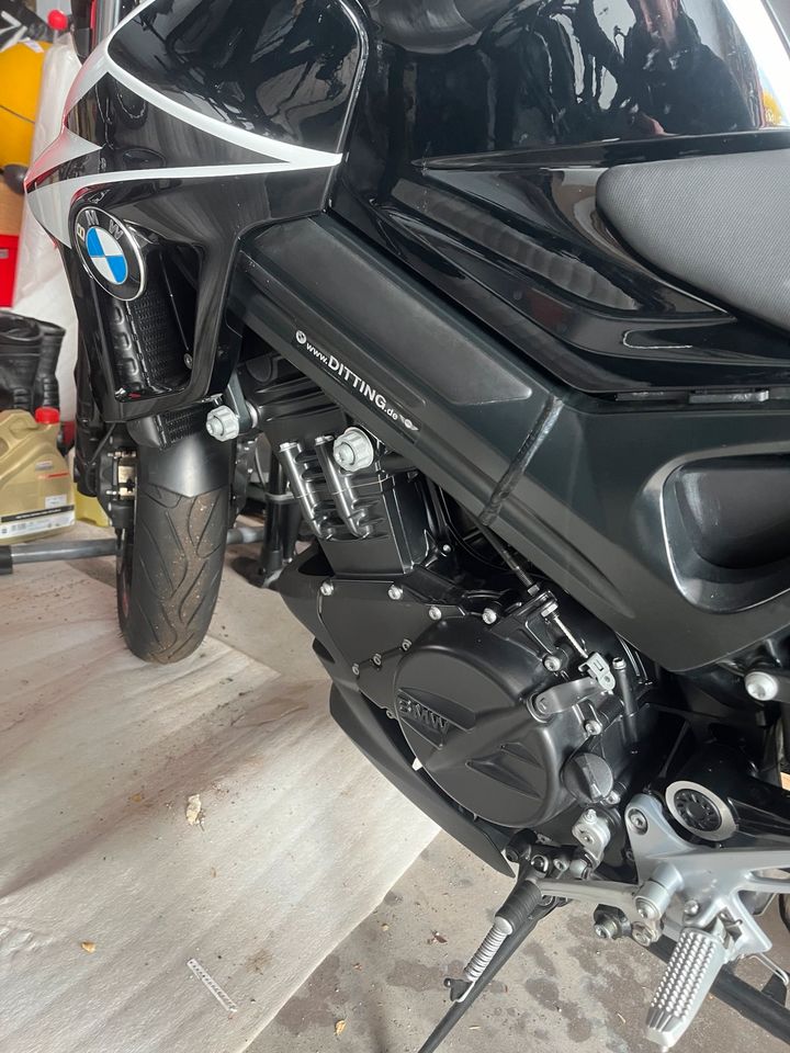 BMW F800R mit viel Zubehör in Loßburg