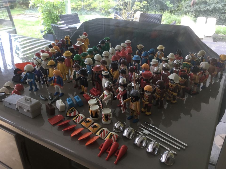 80 Playmobil Figuren 1974 Konvolut inkl. viel  Zubehör in Detmold