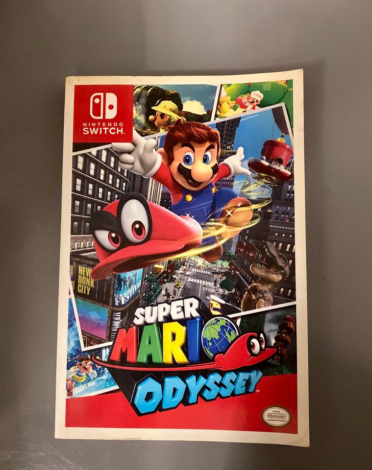 Nintendo Switch Super Mario Odyssey Lösungsbuch Deutsch in Berlin