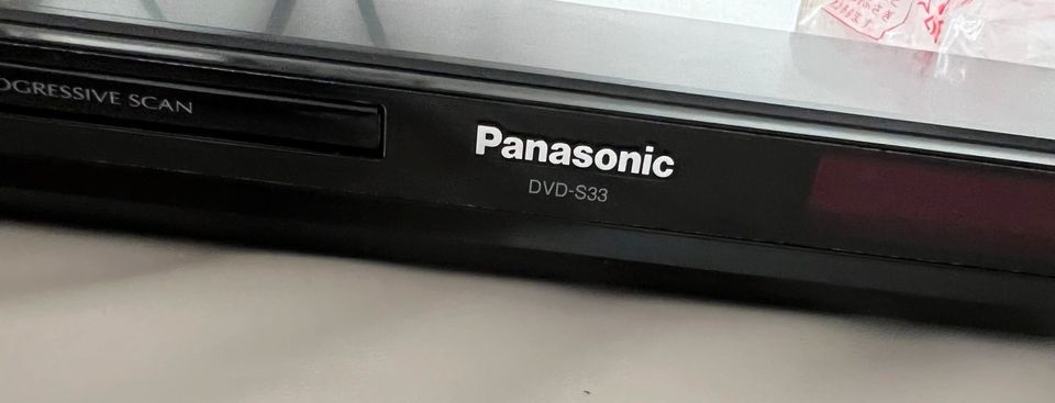 DVD / CD S33 Player in Hilden