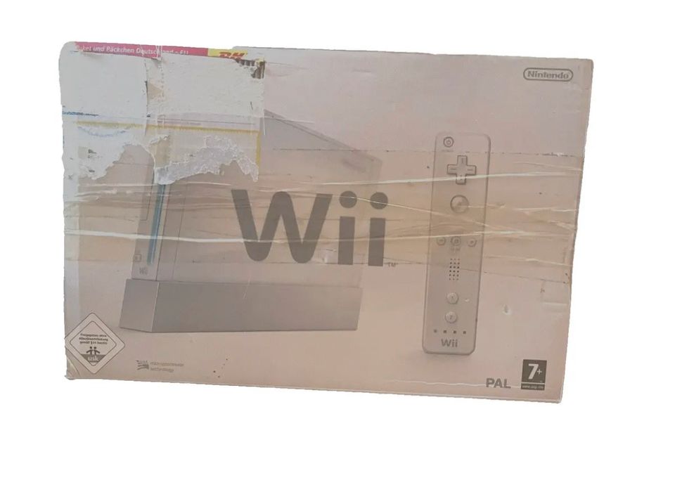 Nintendo Wii in OVP schlechter Zustand in Düren