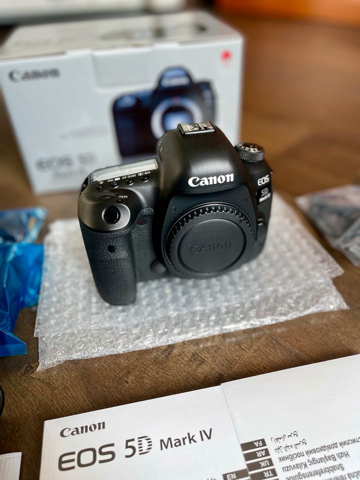 Canon EOS 5D Mark IV in Bühlertann