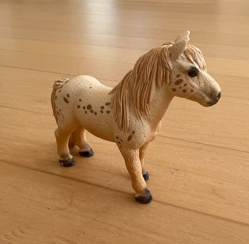 Schleich Pferde Mustang Western Sattel Shire Connemara Falabella in Kassel