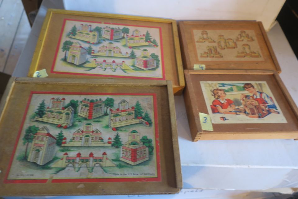 Spielzeug, 4 x alte Holzbaukasten, Baukästen aus Holz, US Zone in Köln