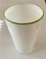 Vase aus Milchglas mit grünen Rand, konisch rund Berlin - Reinickendorf Vorschau