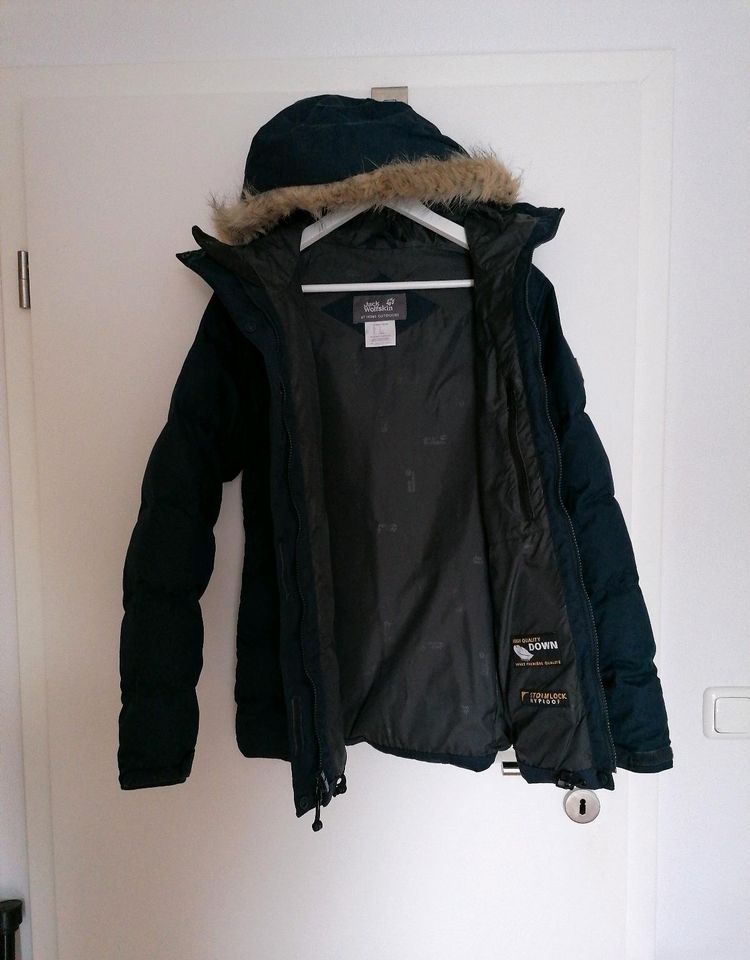 Winterjacke / Wintermantel / Daunenjacke Jack Wolfskin Gr. M in Mering