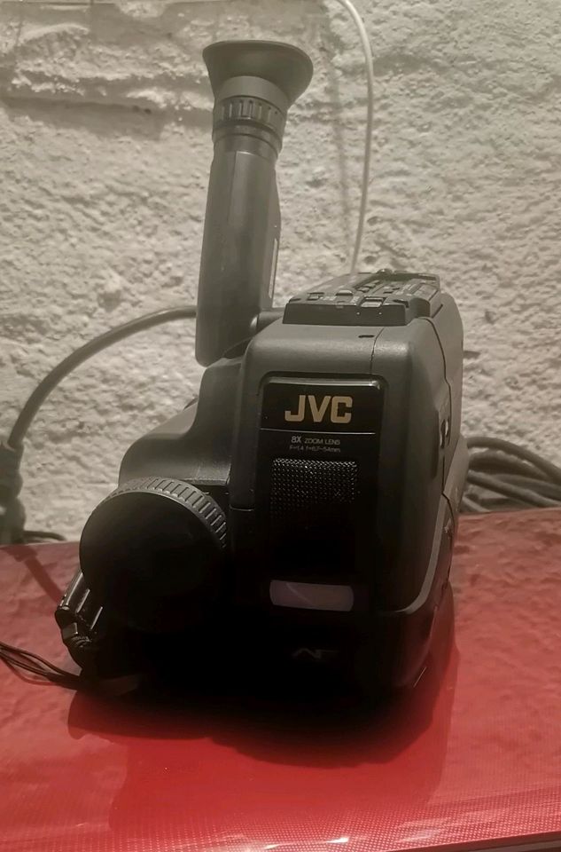 JVC VHS Camcorder  GR AX5 mit Zubehör in Herborn