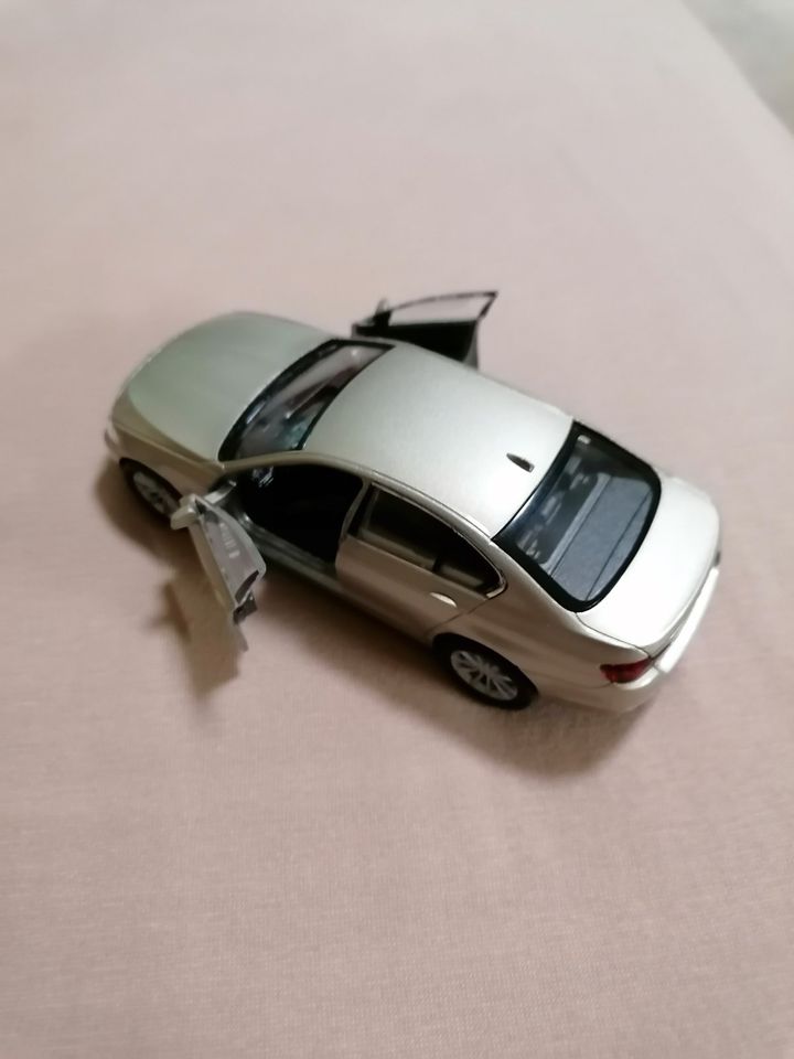 BMW 535i, 1:43, Vitrinen Model, unbespielt in Saarbrücken