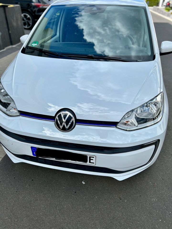 VW E UP Active Pure White Vollausstattung in Kassel