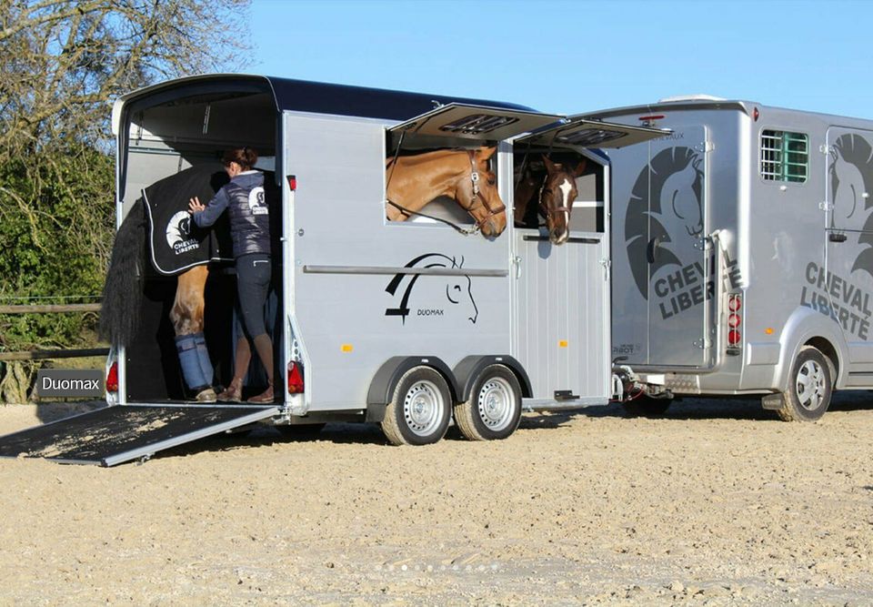 Cheval Liberte Maxi 2⭐️2600kg Frontausstieg Sattelkammer Tempo100 Aluboden Pferdeanhänger NEUFAHRZEUG MAXI2⭐️ in Pirk