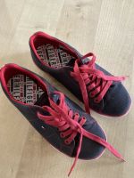 Tommy Hilfiger Sneakers Gr 33 wie NEU 1x getragen Nordrhein-Westfalen - Geseke Vorschau