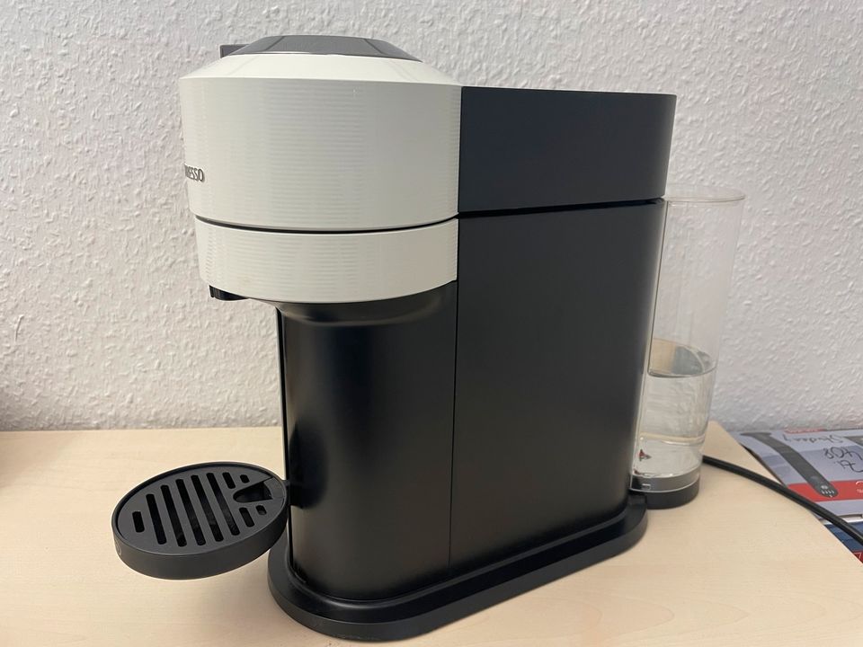 Nespresso Vertuo Maschine mit Kapseln in Nürnberg (Mittelfr)