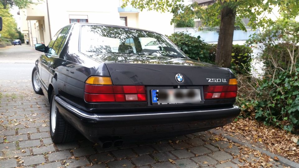 BMW 750 iL Oldtimer mit H Kennzeichen E32 NEU 11. 2023 in Überlingen