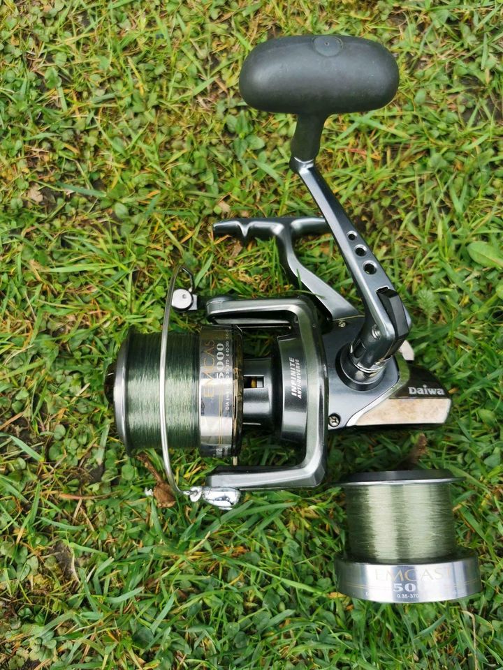 Daiwa Emcast 5000 + Ersatzspule Angelrolle Karpfenrolle Carp TOP! in Bad Bentheim