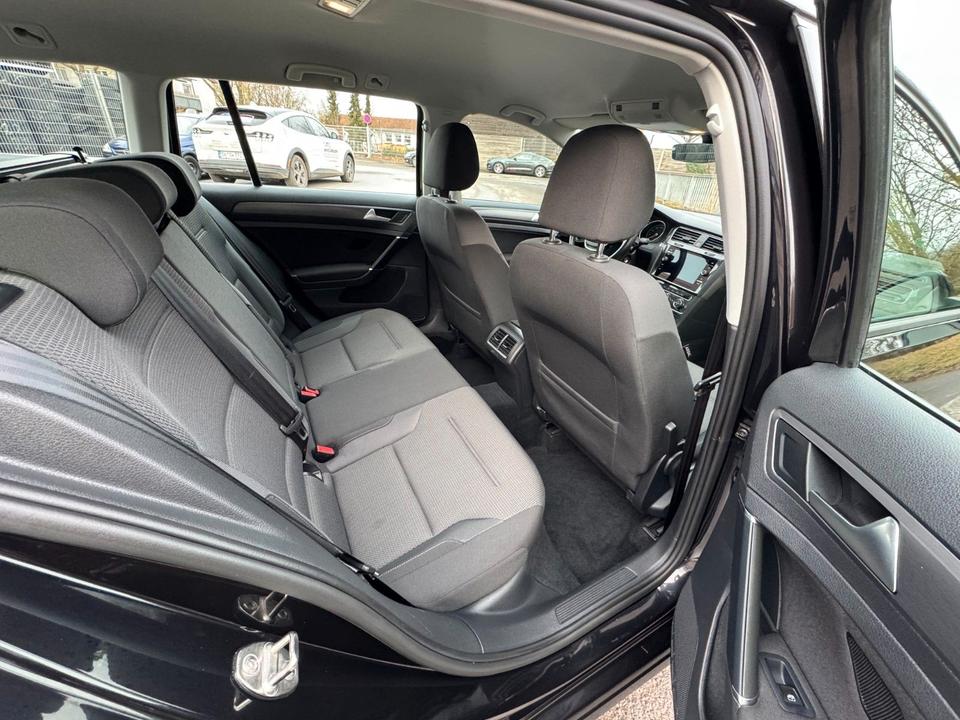 Volkswagen Golf VII Variant*Highline*1 Hand*Navi*DSG*LED* in Schweinfurt