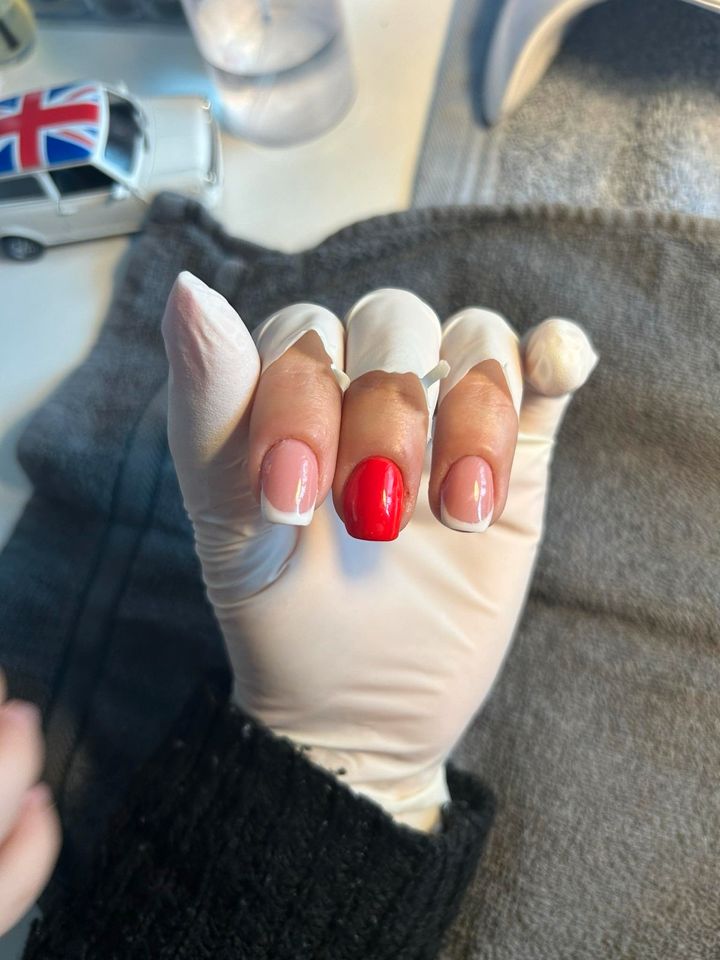 NEW NAIL TECH in Trier