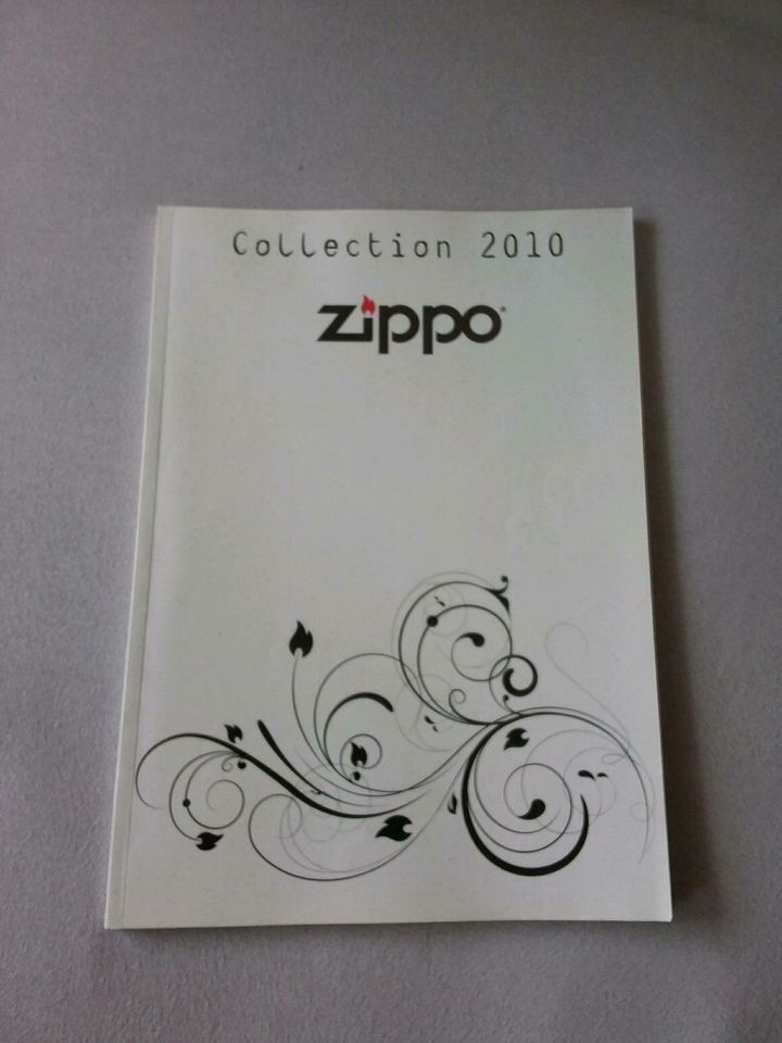 Zippo "KATALOG COLLECTION 2010" in Königsbronn