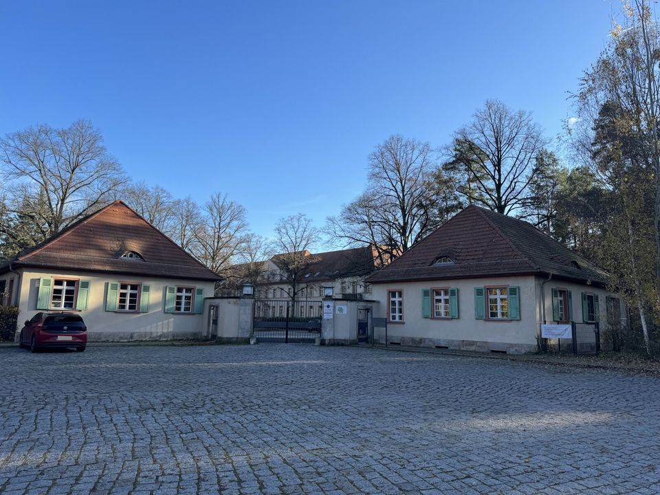 Bauträger-Grundstück inmitten einer Denkmalanlage in begehrter Lage von Pankow OT Buch in Berlin