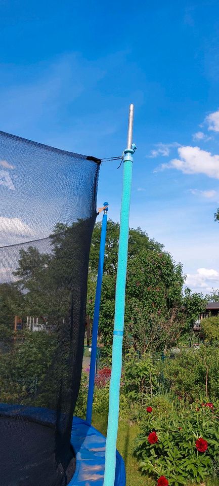 Hudora Trampolin 300cm blau/grün *Abholung bis 26.5. möglich!* in Kriftel