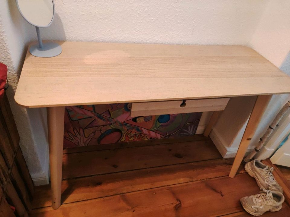 Ikea lisabo Schreibtisch 118*45 in Berlin