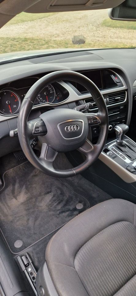 Audi A4 Avant 2.0 TDI Standheizung Facelift in Salzwedel