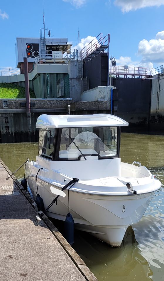 Neuwertig: Smartliner Fisher22 mit Suzuki 140PS + Harbeck Trailer in Hamburg