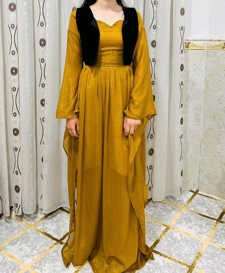 Schönes kurdisches Kleid in Peine