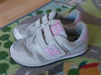 New Balance Mädchen Schuhe Gr. 33 Sneakers Klettverschluss Nordrhein-Westfalen - Hamm Vorschau