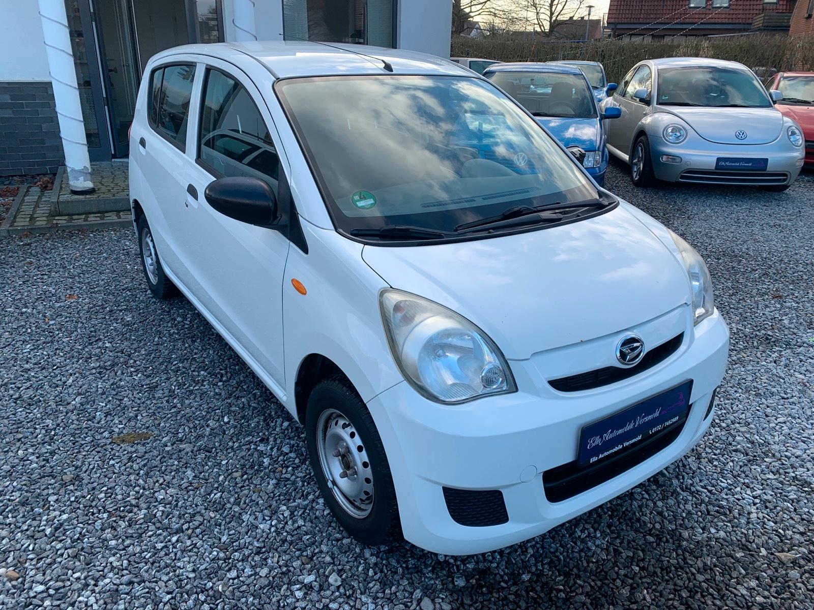 Abbildung des Autos DAIHATSU CUORE 4 TÜREN T…