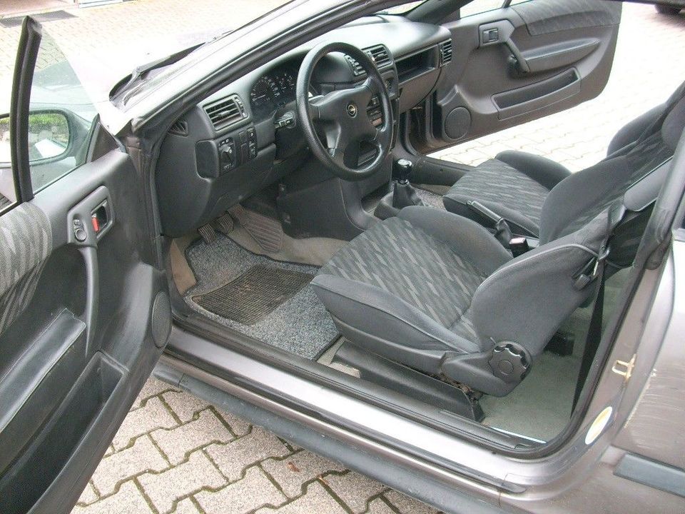 Opel Calibra 2.0i in Wiesbaden