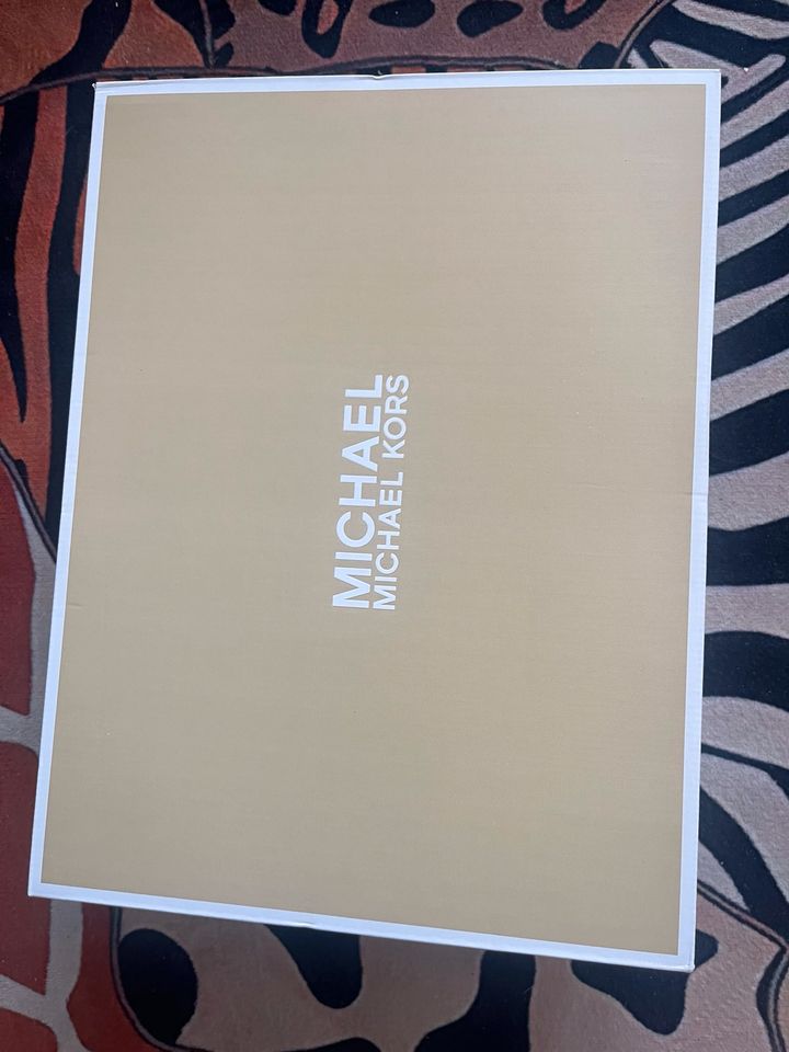 Michael Kors Sneaker, fast neu, gold, Gr. 35 in Freudenberg