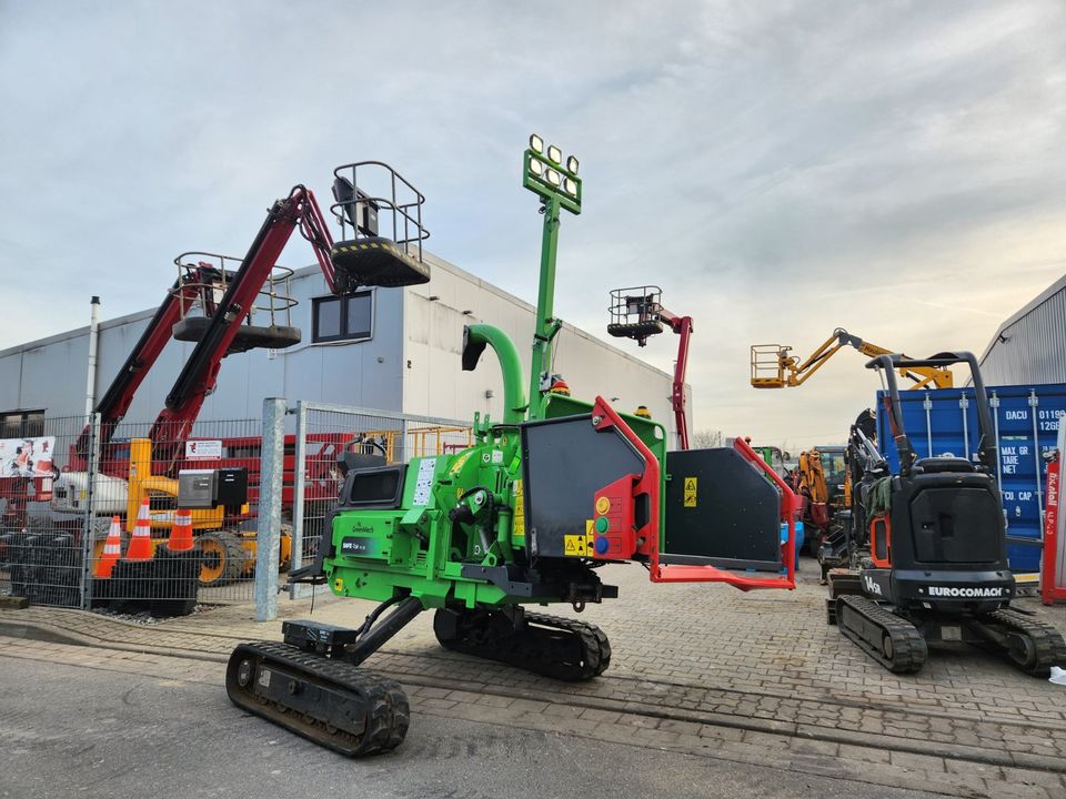 TC-H20/2 Holzhäcksler Häcksler Hangausgleich Raupe mieten in Schermbeck